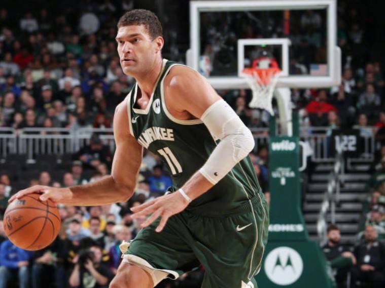 转会期CBA季后赛传出新动向；密尔沃基雄鹿造点机会；管理层表态：引发热议；赛季目标并未改变的简单介绍